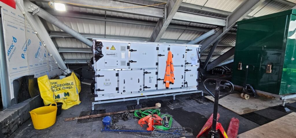 AHU in the rooftop plantroom with lift and shift tackle